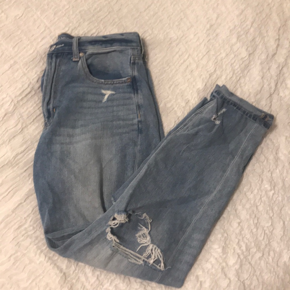 American Eagle “mom jeans”